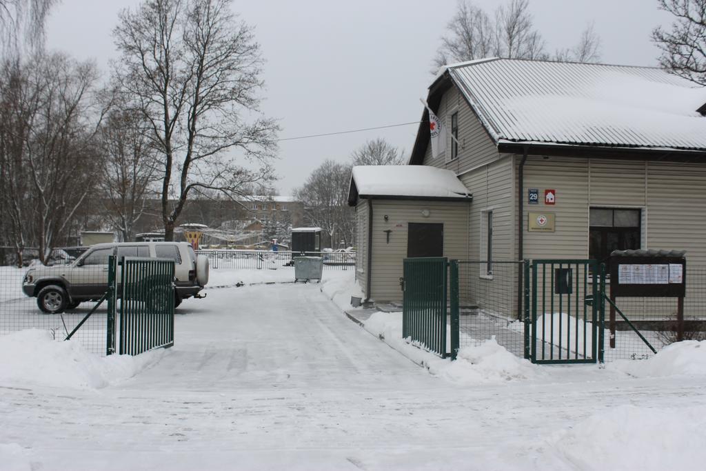 Latvijas Sarkana Krusta Viesnica Rēzekne Buitenkant foto